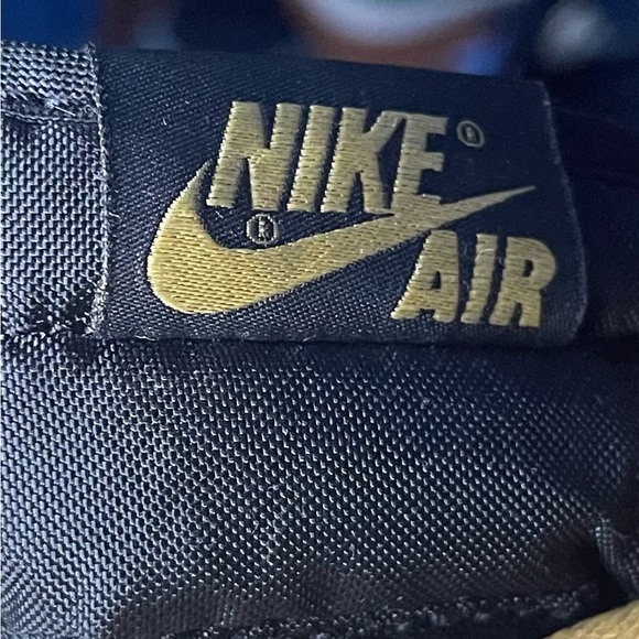 Jordan 1 Black Metallic Gold - Picture 4 of 11